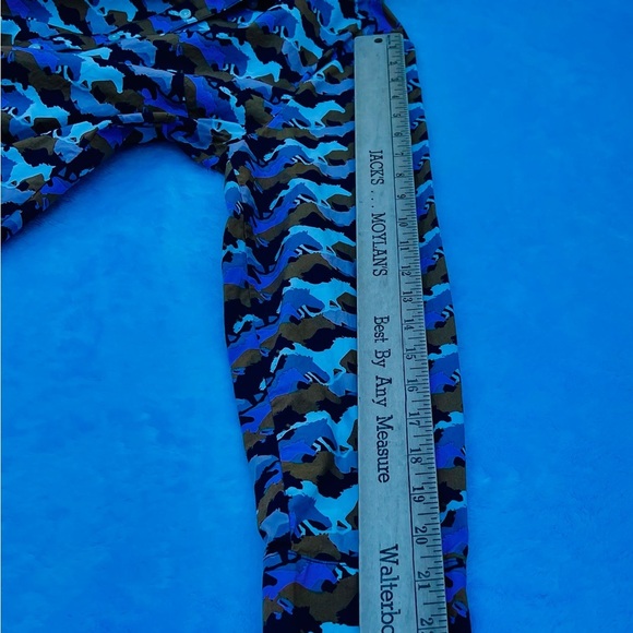 Boden The classic shirt size 12 P multicolored horse prints great condition - Picture 8 of 11